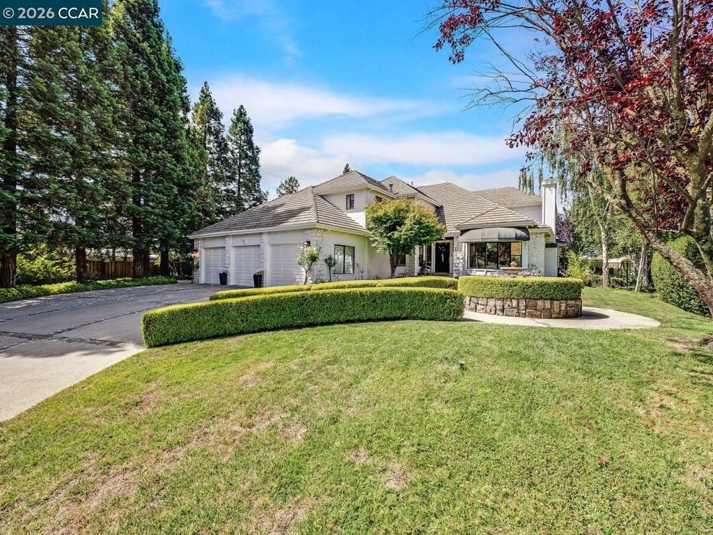 Image 5 of property listing at 3911 Deer Trail Ln, Danville, CA 94506