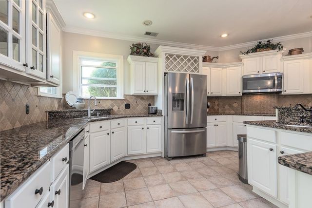 1725 JOHN RIDGE DR, Collierville, TN 38017