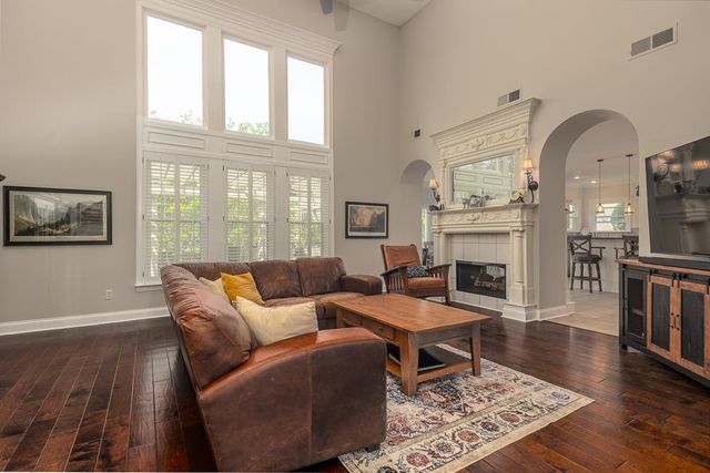 1725 JOHN RIDGE DR, Collierville, TN 38017