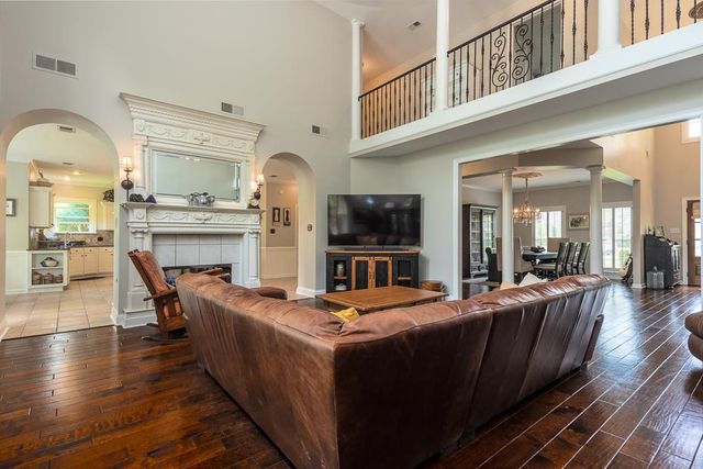 1725 JOHN RIDGE DR, Collierville, TN 38017