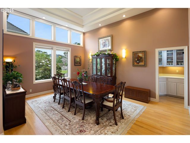 375 BELLA HILLS Ln, Roseburg, OR 97471