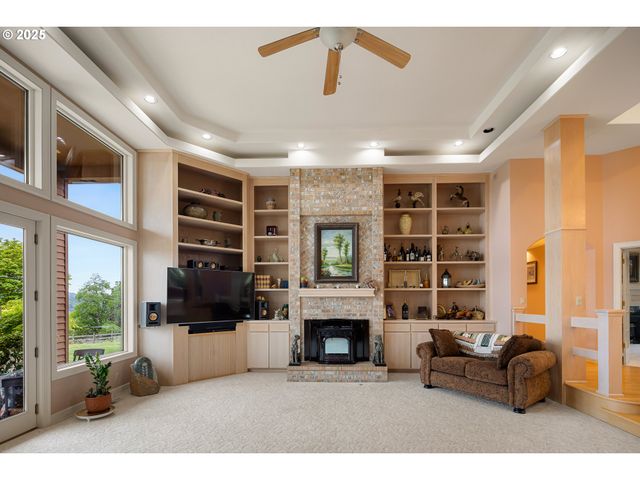 375 BELLA HILLS Ln, Roseburg, OR 97471