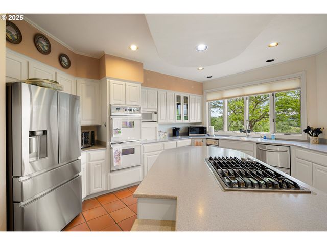375 BELLA HILLS Ln, Roseburg, OR 97471