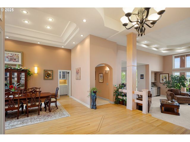 375 BELLA HILLS Ln, Roseburg, OR 97471