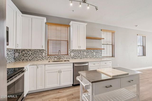 615 E PORTLAND Street 115, Phoenix, AZ 85004