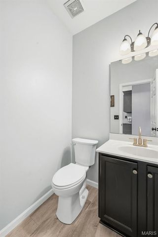 725 Whispering Forest Drive, Ballwin, MO 63021