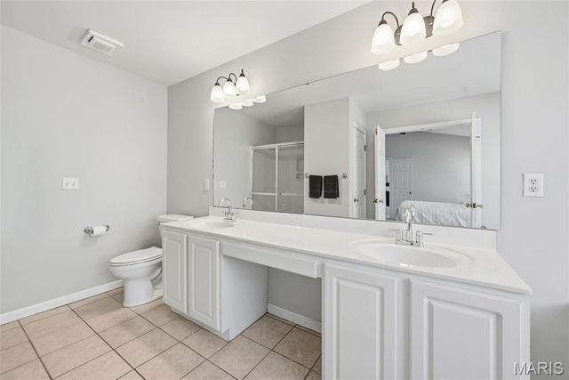 725 Whispering Forest Drive, Ballwin, MO 63021