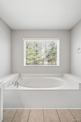 725 Whispering Forest Drive, Ballwin, MO 63021