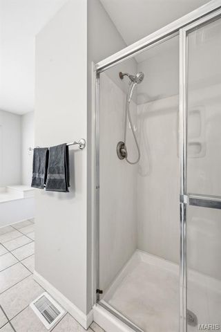 725 Whispering Forest Drive, Ballwin, MO 63021