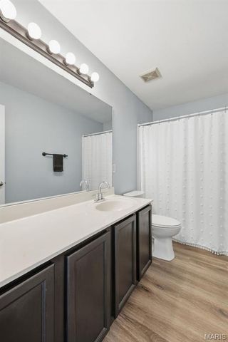 725 Whispering Forest Drive, Ballwin, MO 63021