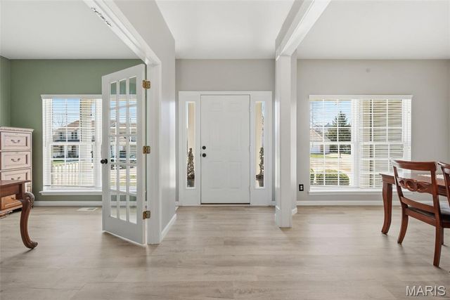 725 Whispering Forest Drive, Ballwin, MO 63021