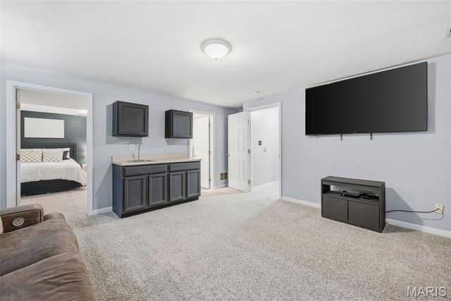 725 Whispering Forest Drive, Ballwin, MO 63021