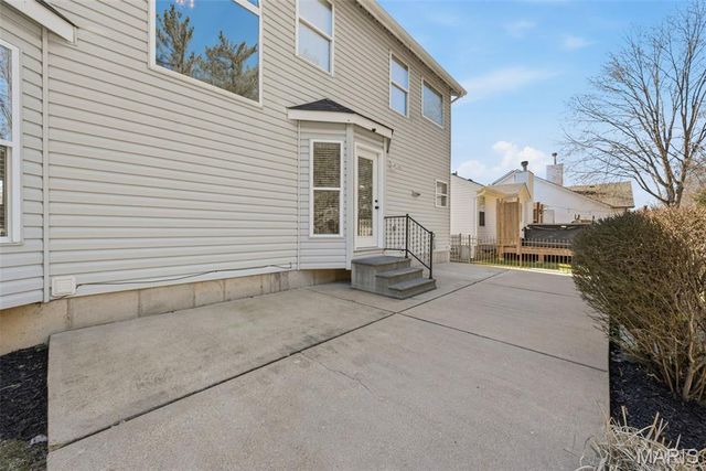 725 Whispering Forest Drive, Ballwin, MO 63021