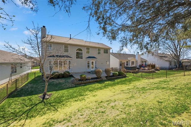 725 Whispering Forest Drive, Ballwin, MO 63021