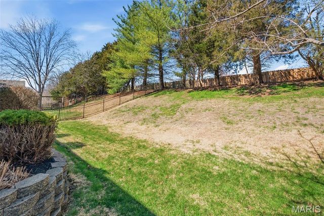 725 Whispering Forest Drive, Ballwin, MO 63021