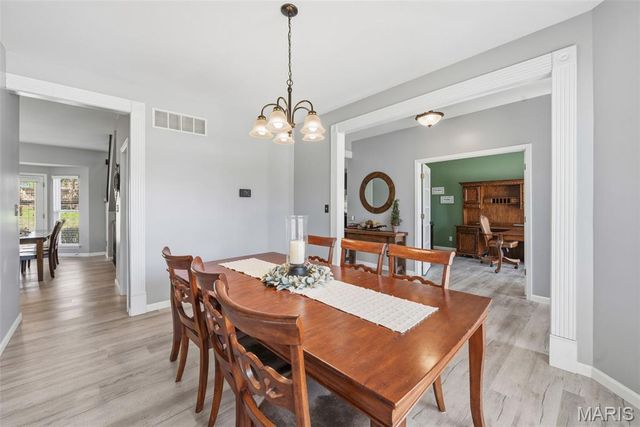 725 Whispering Forest Drive, Ballwin, MO 63021