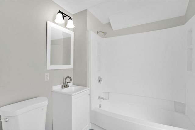 157 Penrose St, Springfield, MA 01109