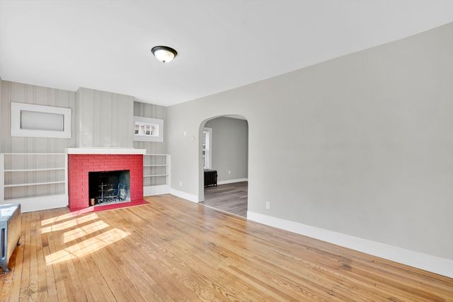 157 Penrose St, Springfield, MA 01109