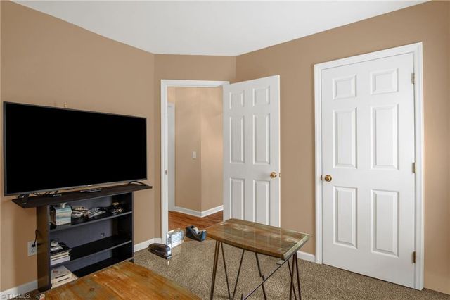 3332 Barnsdale Road, Jamestown, NC 27282