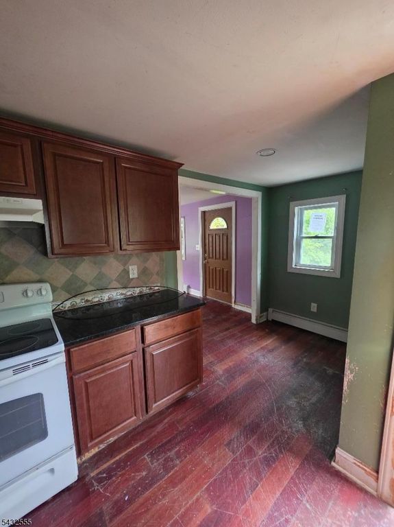 11 Oak St, Wanaque Boro, NJ 07420 — photo 3