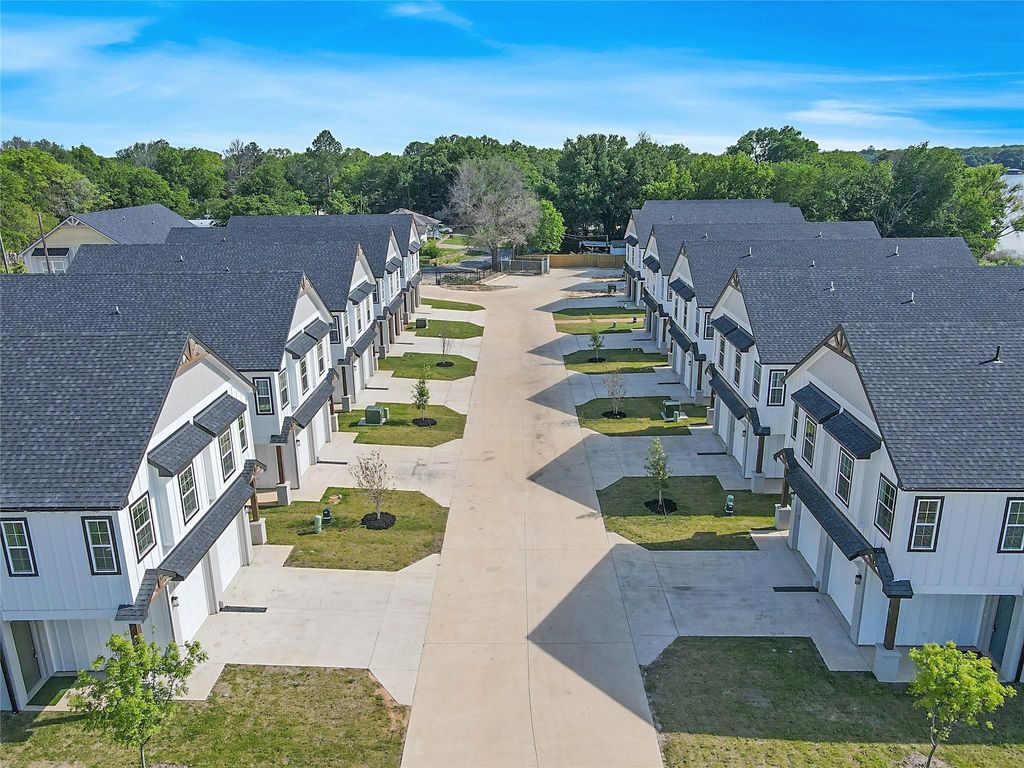 1319 W Main. Street 3, Gun Barrel City, TX 75156