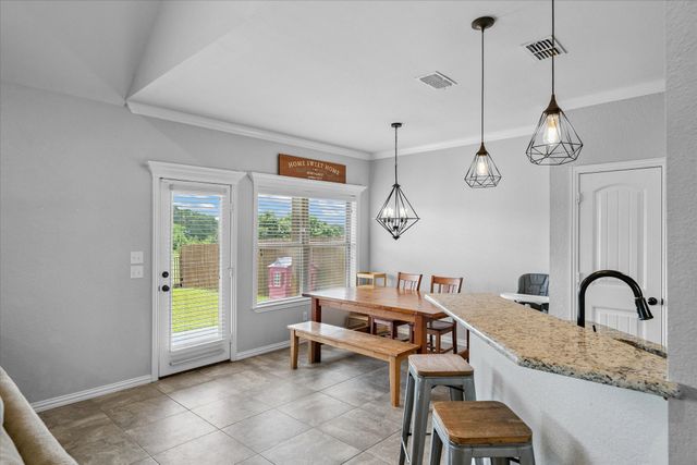 337 Kingdom Boulevard, Lindale, TX 75771