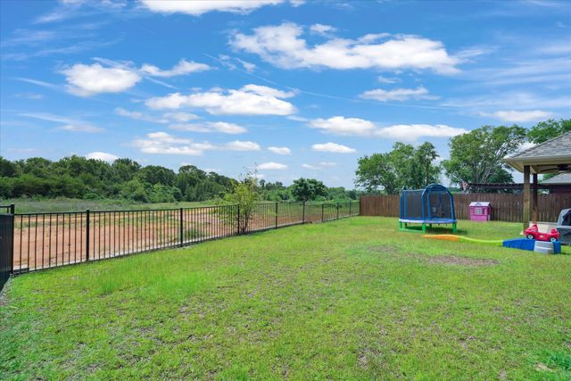 337 Kingdom Boulevard, Lindale, TX 75771