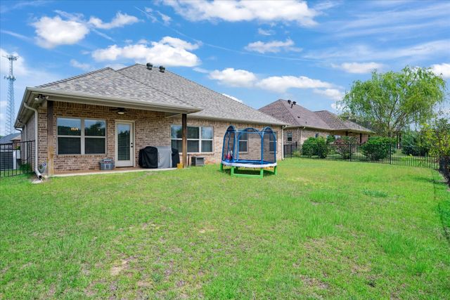 337 Kingdom Boulevard, Lindale, TX 75771