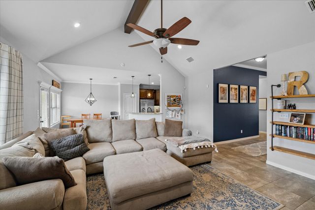 337 Kingdom Boulevard, Lindale, TX 75771