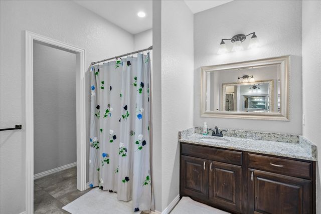 337 Kingdom Boulevard, Lindale, TX 75771