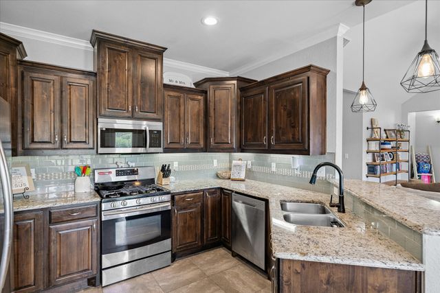 337 Kingdom Boulevard, Lindale, TX 75771