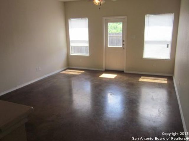 10727 Mathom Lndg Apt 3, Universal City, TX 78148