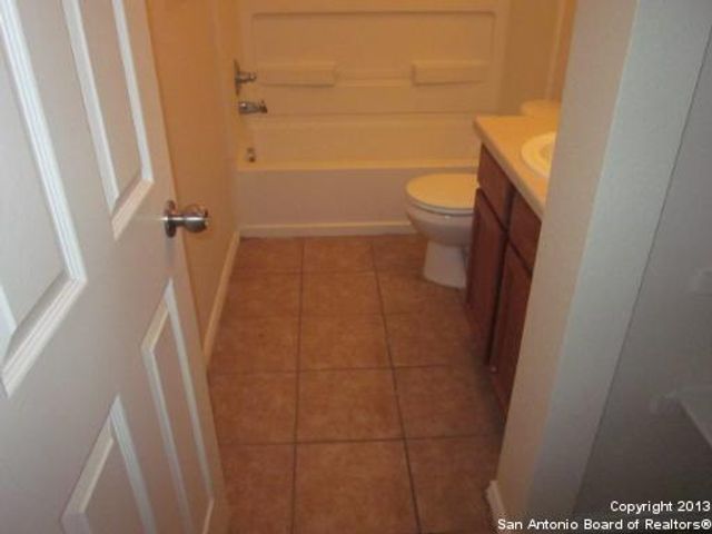 10727 Mathom Lndg Apt 3, Universal City, TX 78148