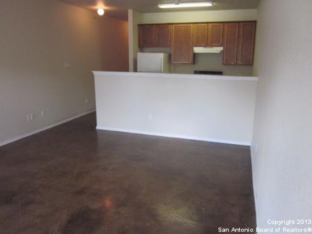 10727 Mathom Lndg Apt 3, Universal City, TX 78148