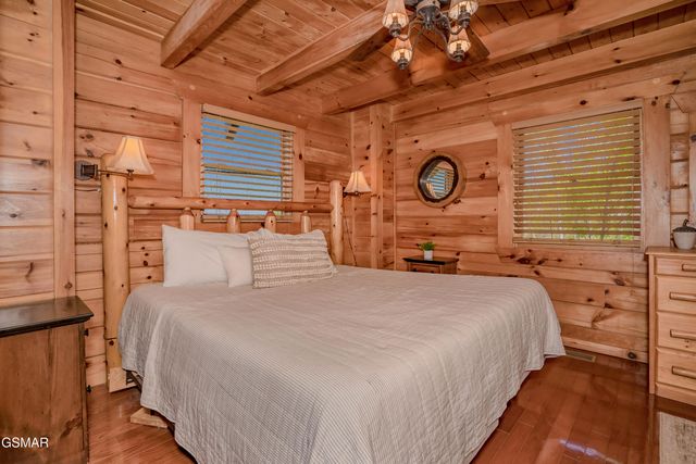 801 Kings Way, Gatlinburg, TN 37738