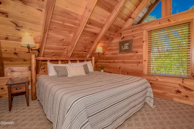 801 Kings Way, Gatlinburg, TN 37738