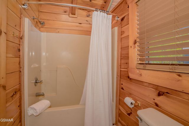 801 Kings Way, Gatlinburg, TN 37738