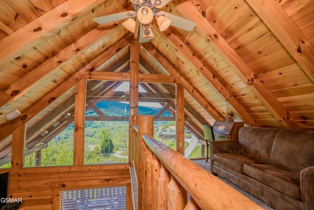 801 Kings Way, Gatlinburg, TN 37738