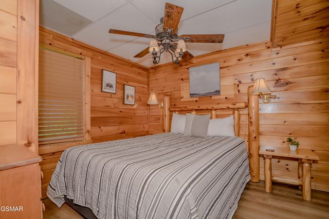 801 Kings Way, Gatlinburg, TN 37738