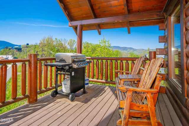 801 Kings Way, Gatlinburg, TN 37738