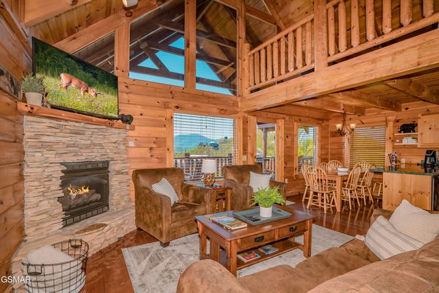 801 Kings Way, Gatlinburg, TN 37738