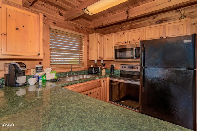 801 Kings Way, Gatlinburg, TN 37738