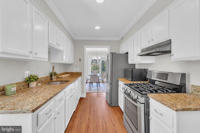 2174 GOLF COURSE DR, Reston, VA 20191