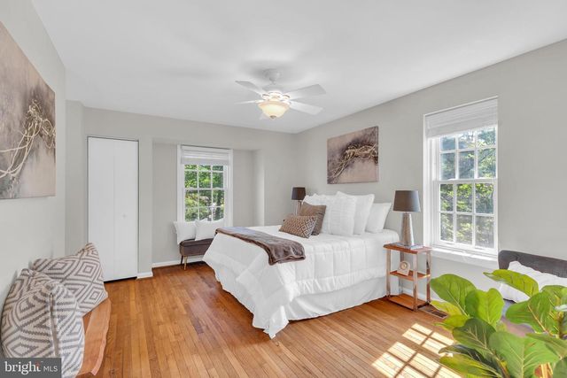 2174 GOLF COURSE DR, Reston, VA 20191