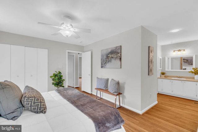 2174 GOLF COURSE DR, Reston, VA 20191