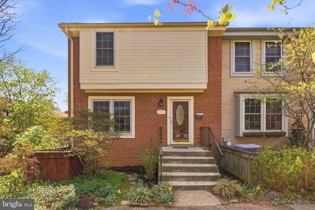 2174 GOLF COURSE DR, Reston, VA 20191