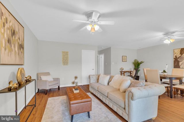 2174 GOLF COURSE DR, Reston, VA 20191