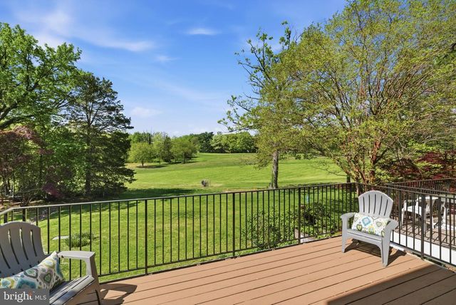 2174 GOLF COURSE DR, Reston, VA 20191