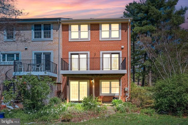 2174 GOLF COURSE DR, Reston, VA 20191