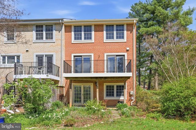 2174 GOLF COURSE DR, Reston, VA 20191